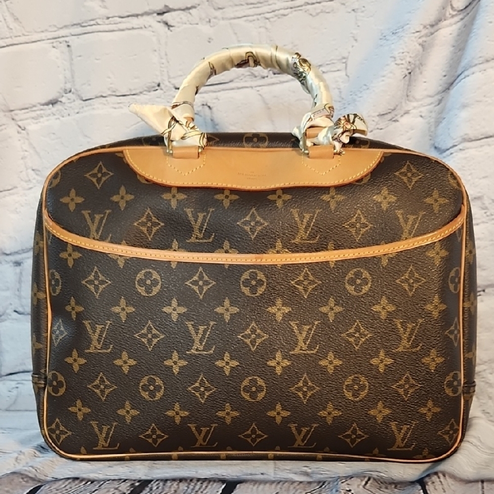 Louis Vuitton Monogram Vintage Toiletry Bag